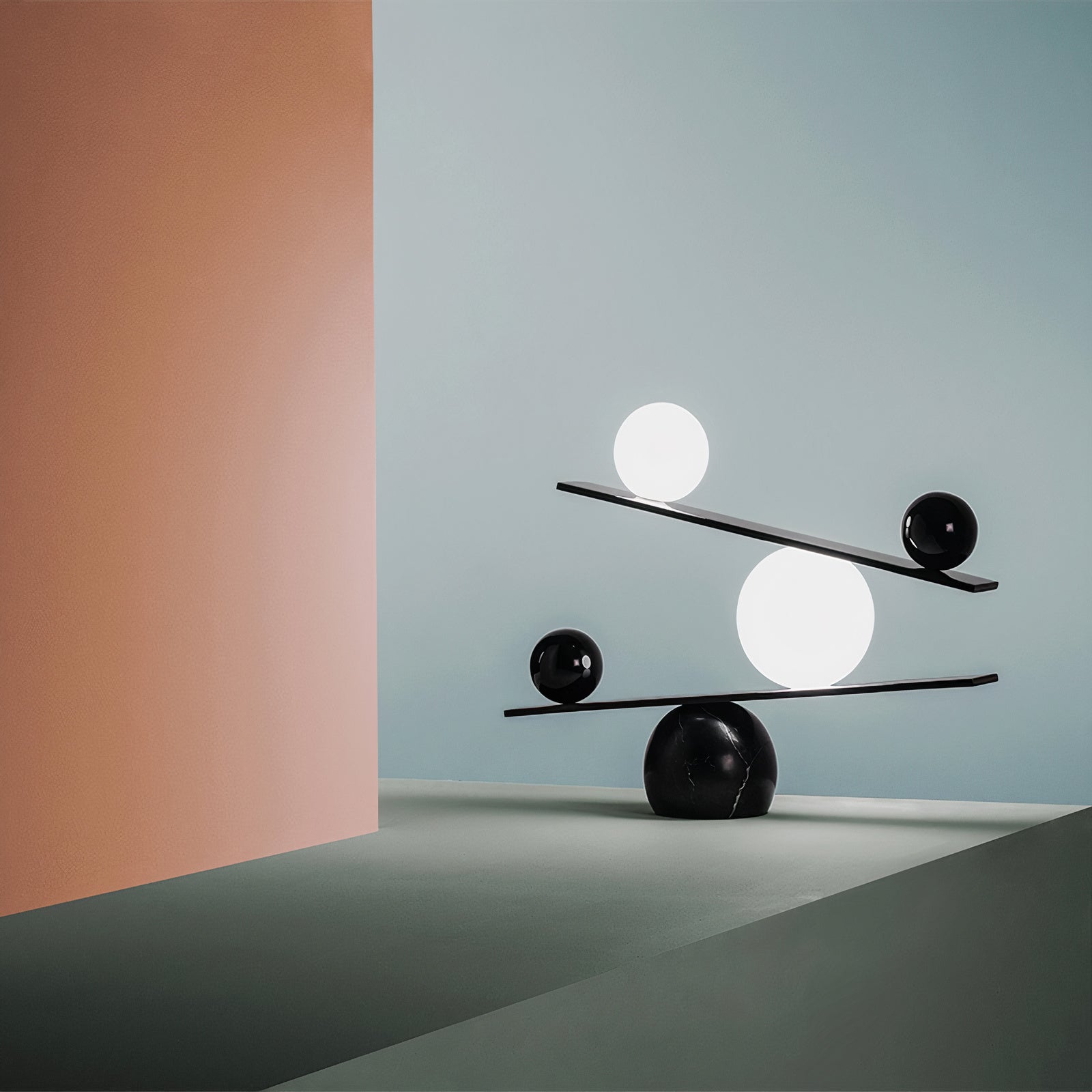 Moeraki Balance Lamp