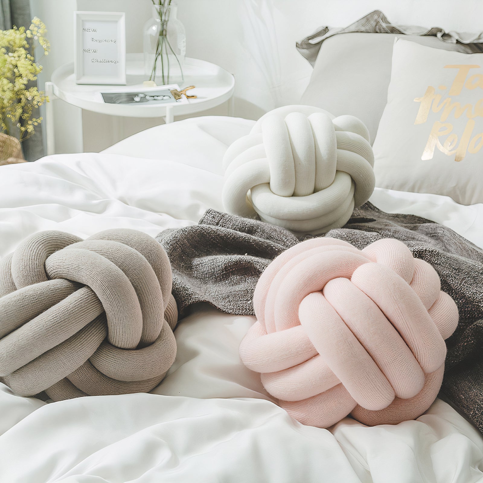 Dole Knot Pillow