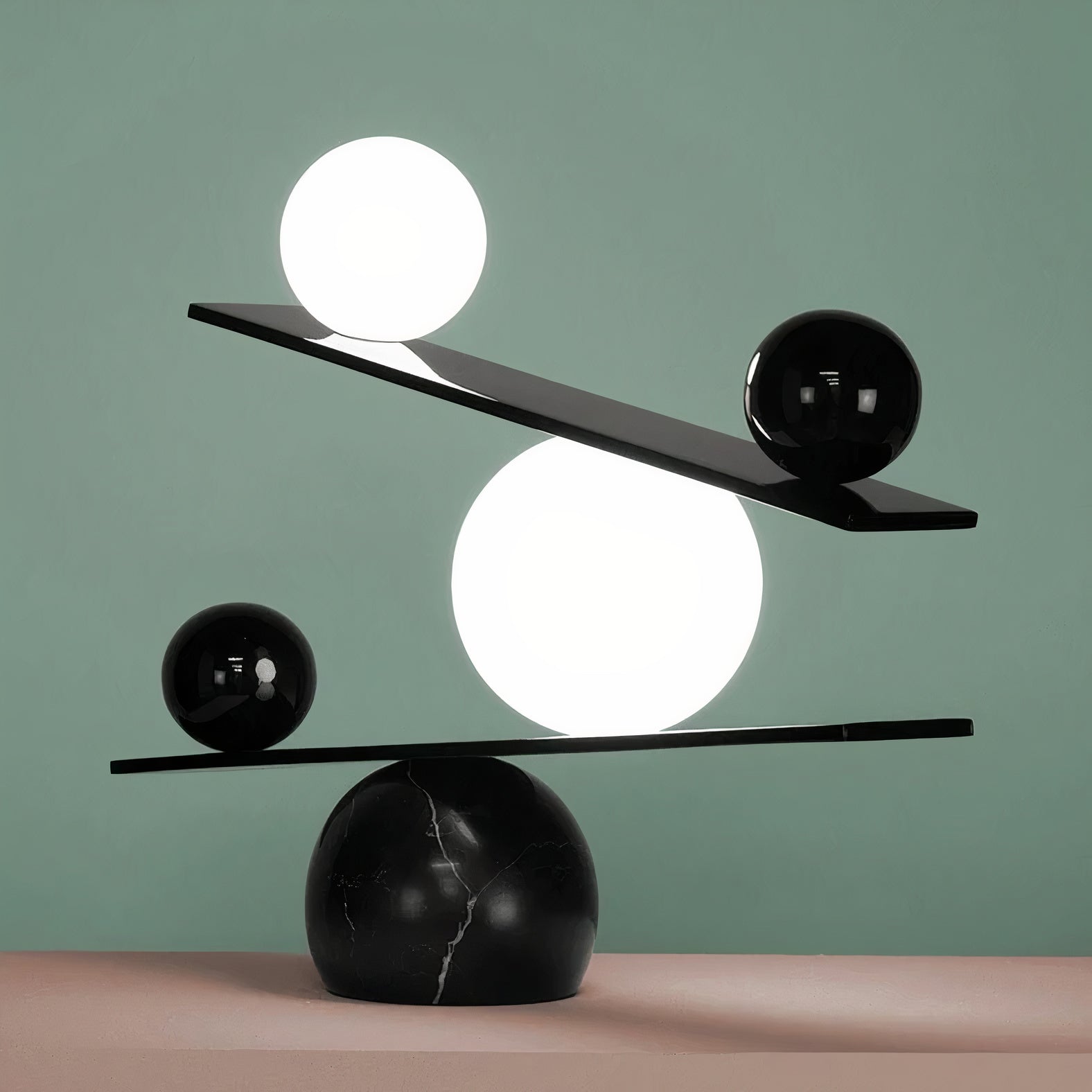 Moeraki Balance Lamp